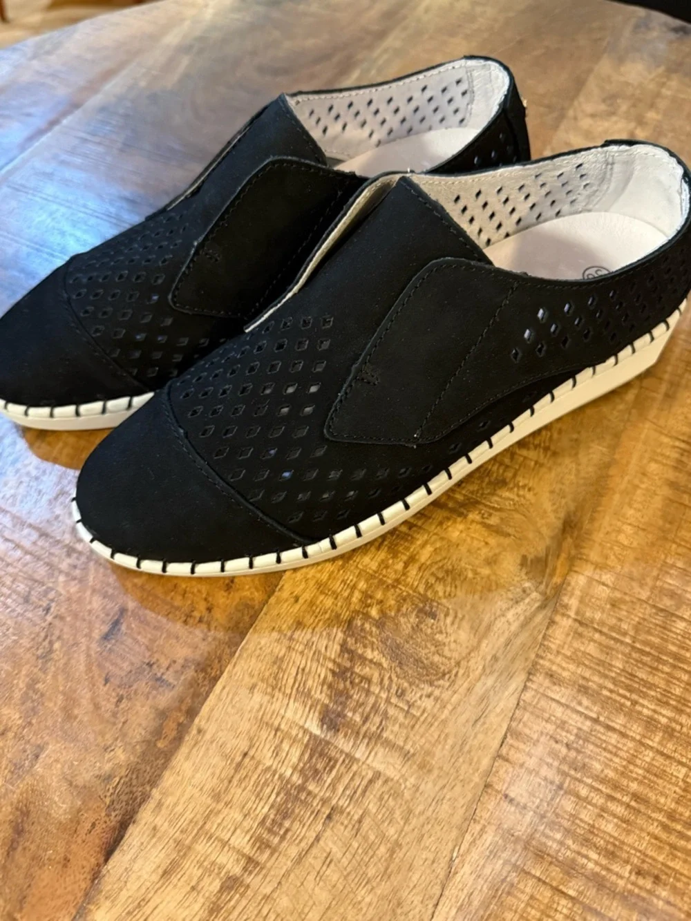 Bernie Mev Women’s TW181 Black Slip-On Sneakers, Size 38
